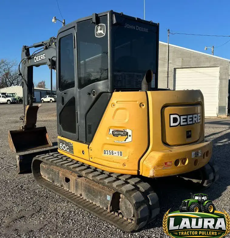2016 John Deere 60G mini excavator photo 2