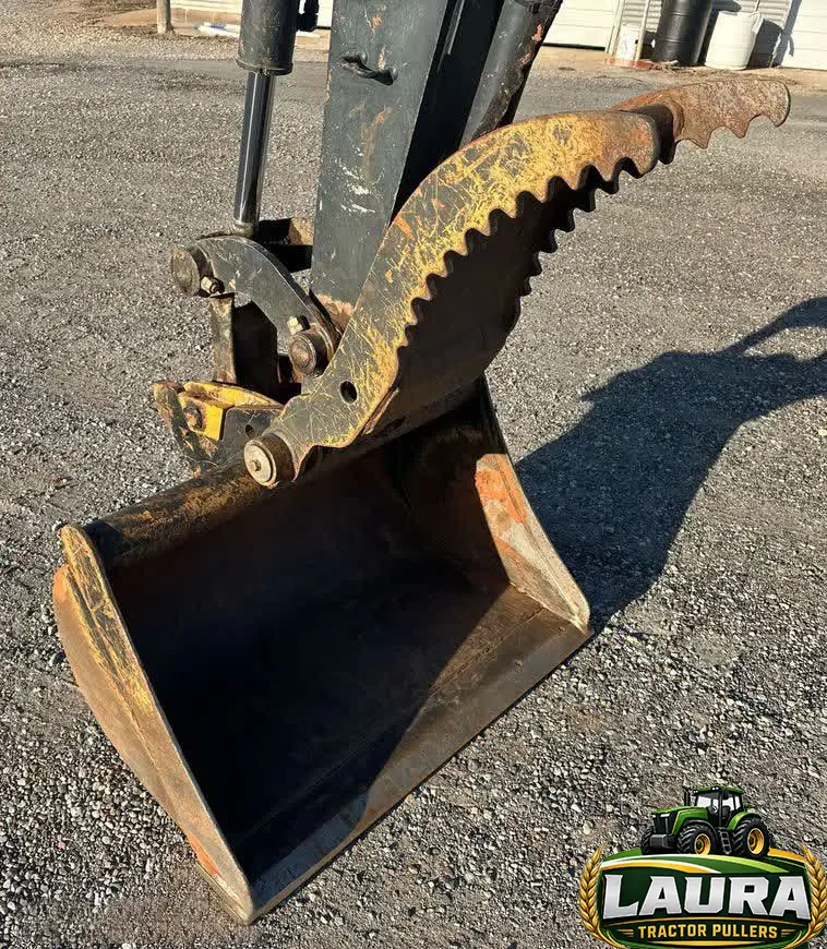 2016 John Deere 60G mini excavator photo 11