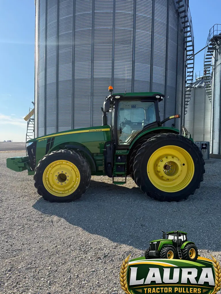 2016 John Deere 8370R MFWD Tractor photo 2