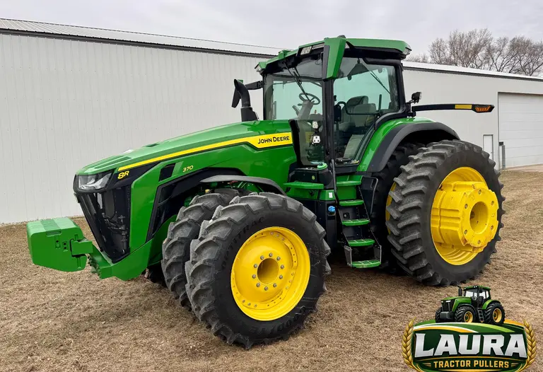 2015 John Deere 6150M MFWD Tractor photo 4