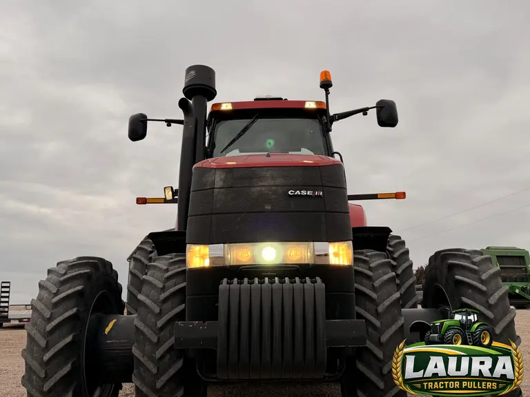 2013 Case IH Magnum 260 MFWD Tractor photo 9
