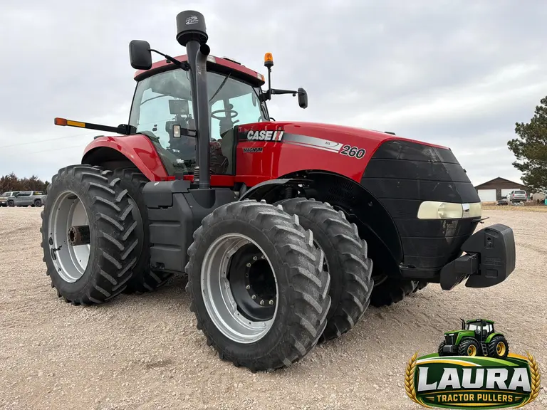 2013 Case IH Magnum 260 MFWD Tractor photo 7