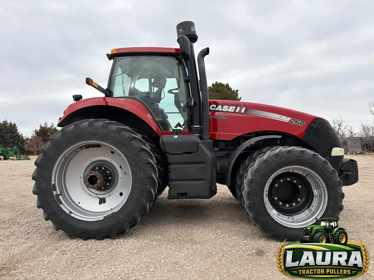2013 Case IH Magnum 260 MFWD Tractor photo 6