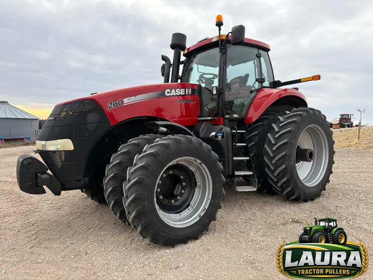 2013 Case IH Magnum 260 MFWD Tractor photo 1