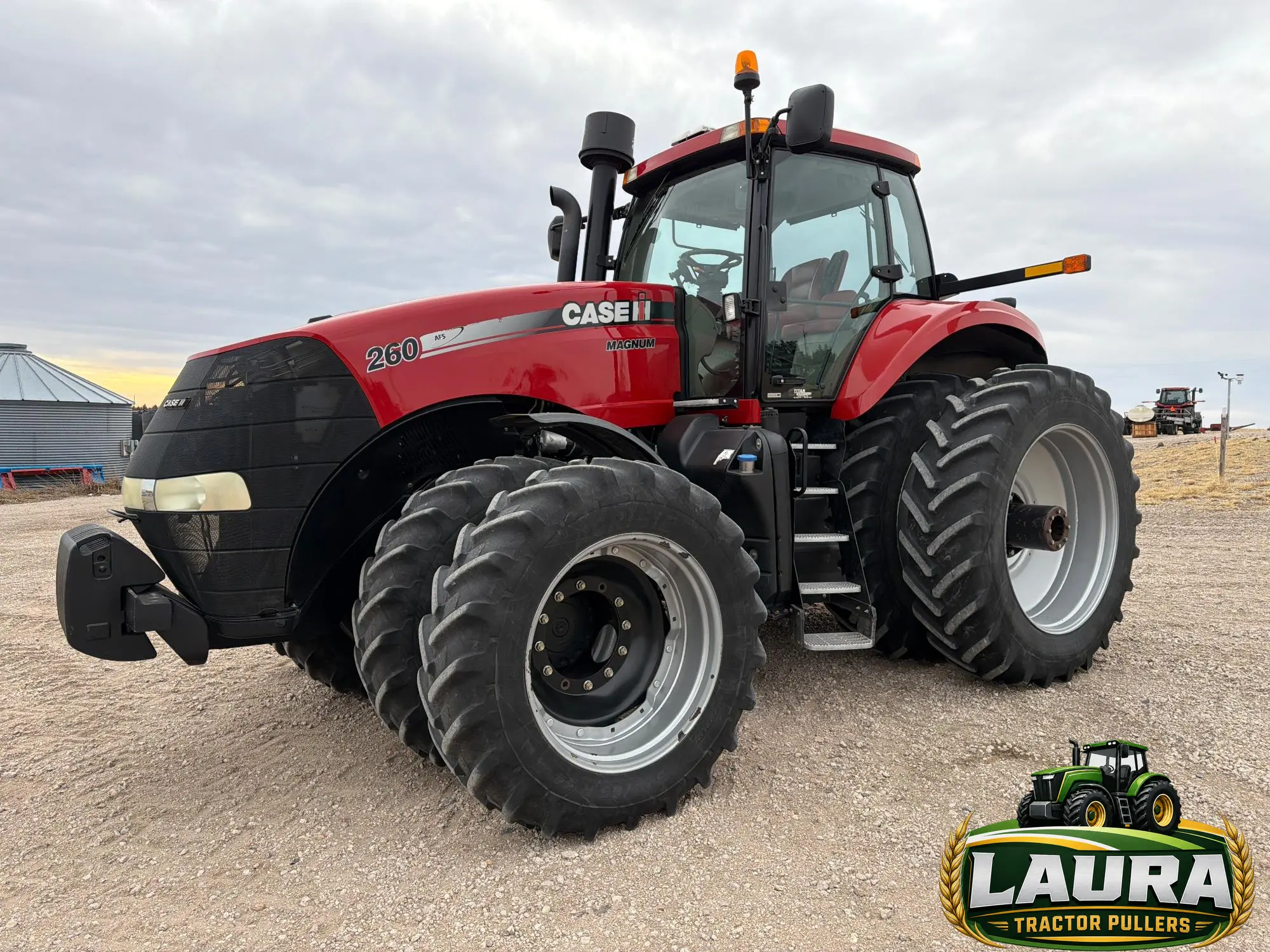 2013 Case IH Magnum 260 MFWD Tractor photo 1