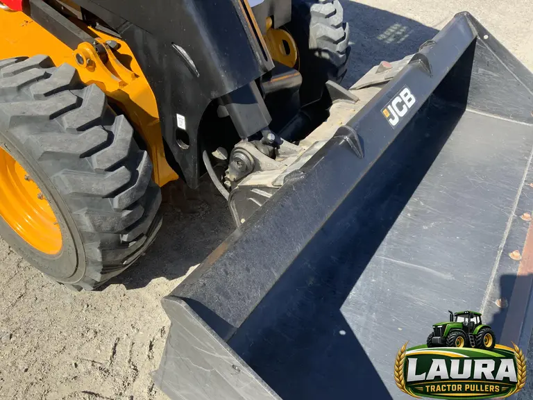 2018 JCB 330 T4 Skid Steer photo 11